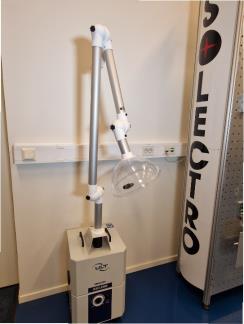 Utsug för fotvård: Utsug för fotvård - fotterapeut - med utsugsarm och rund kåpa